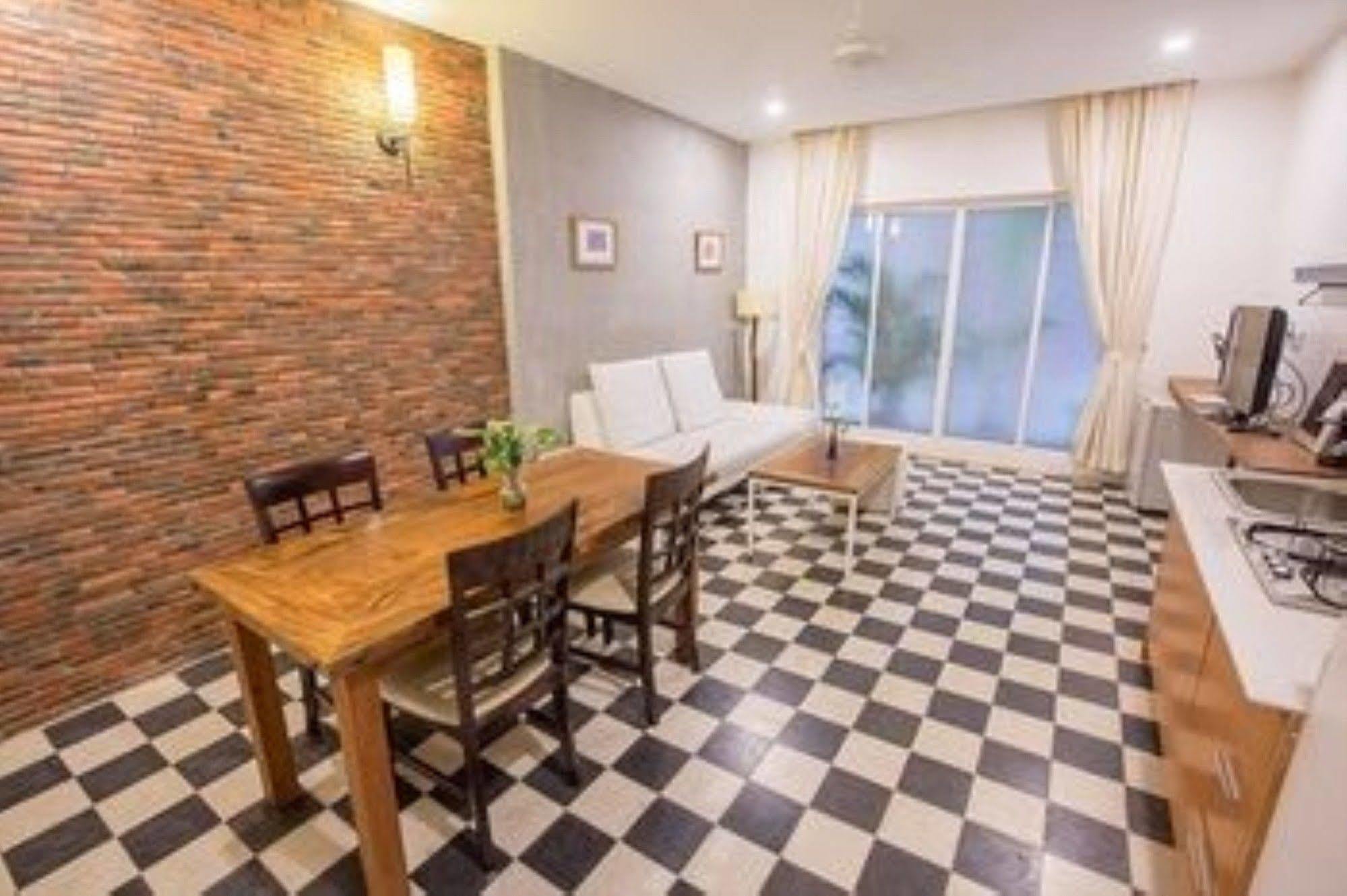 Casa Villa Independence Phnom Penh Bagian luar foto